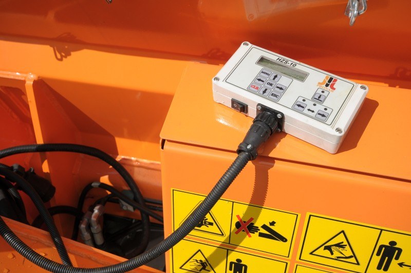 Distribuitor cu autoîncărcare PRONAR HZS-10